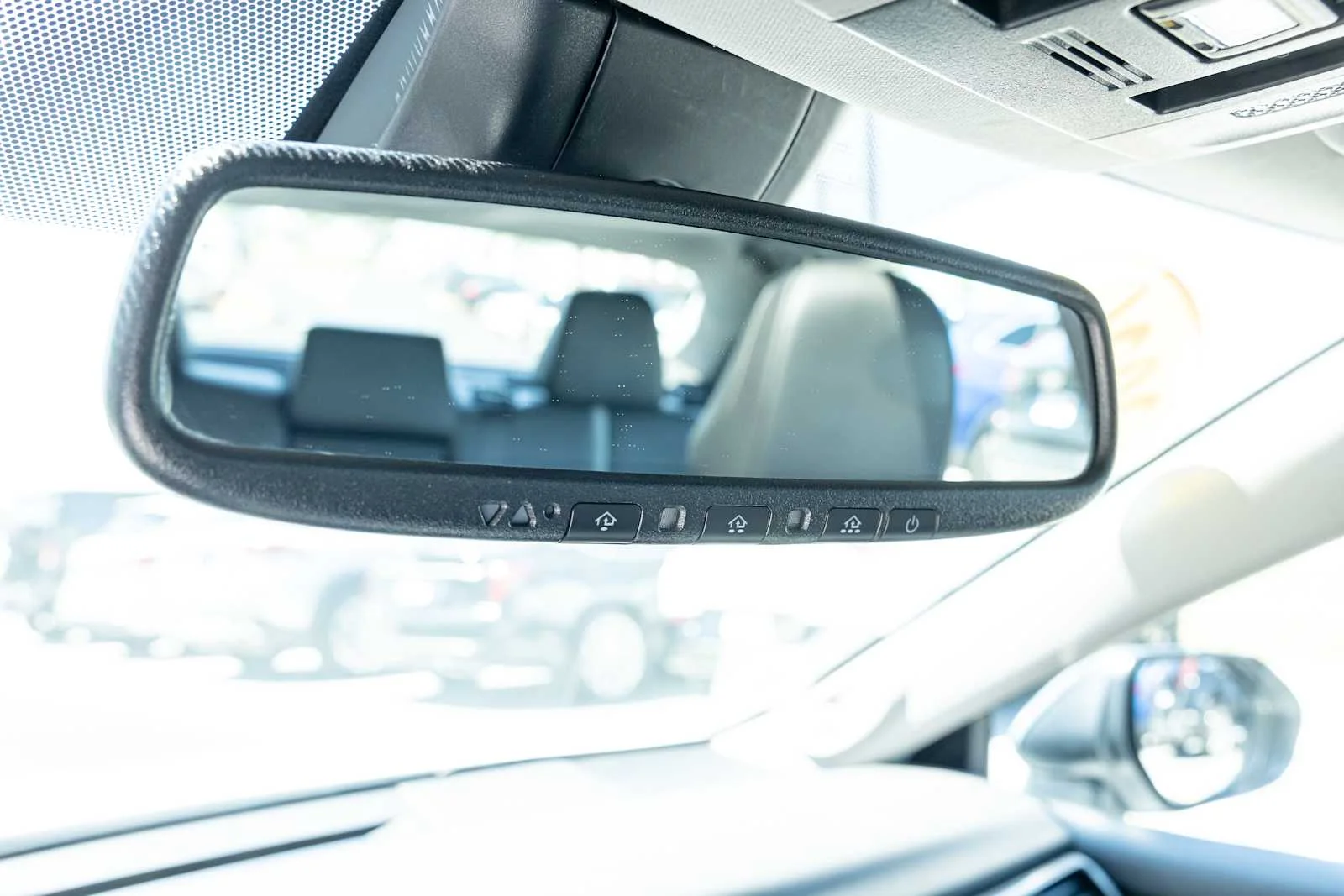 Used 2020 Wind Chill Pearl Toyota XSE V6 image 27