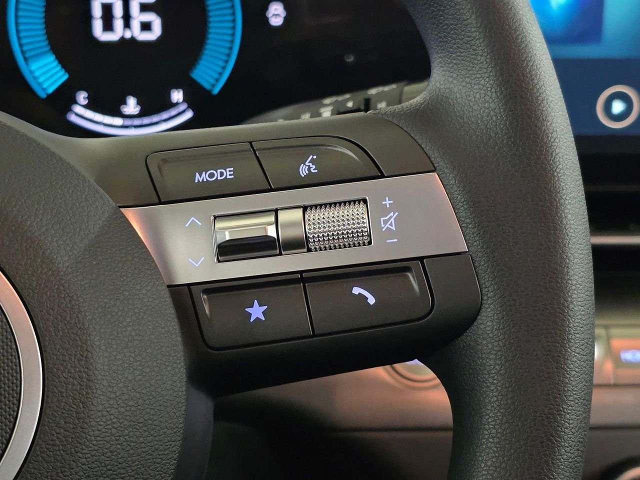 New 2027 C5g Hyundai SE FWD image 32
