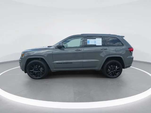 Used 2021 Gray Jeep Laredo X image 5