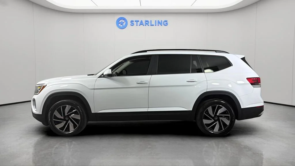 Used 2024 White Volkswagen 2.0T SE w/Technology image 3