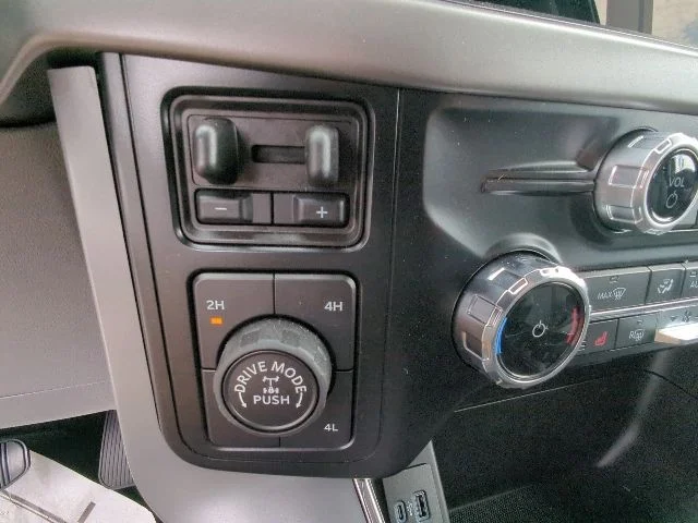 Used 2024 Blue Ford XLT image 18