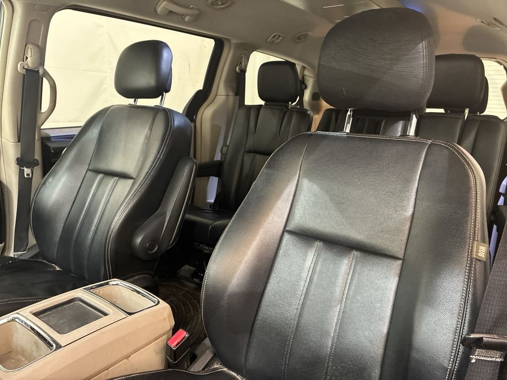 Used 2014 Black Chrysler Touring image 11