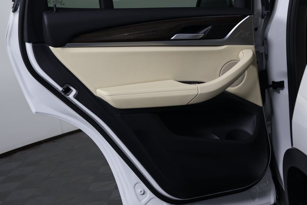 Used 2023 Mineral White Metallic BMW xDrive30i image 12
