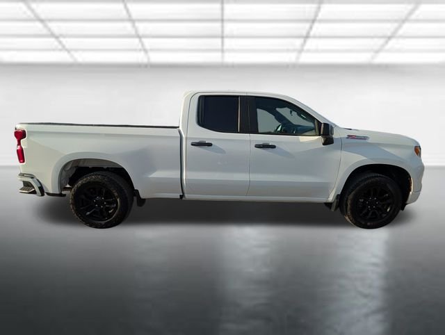 Used 2023 Summit White Chevrolet RST image 29