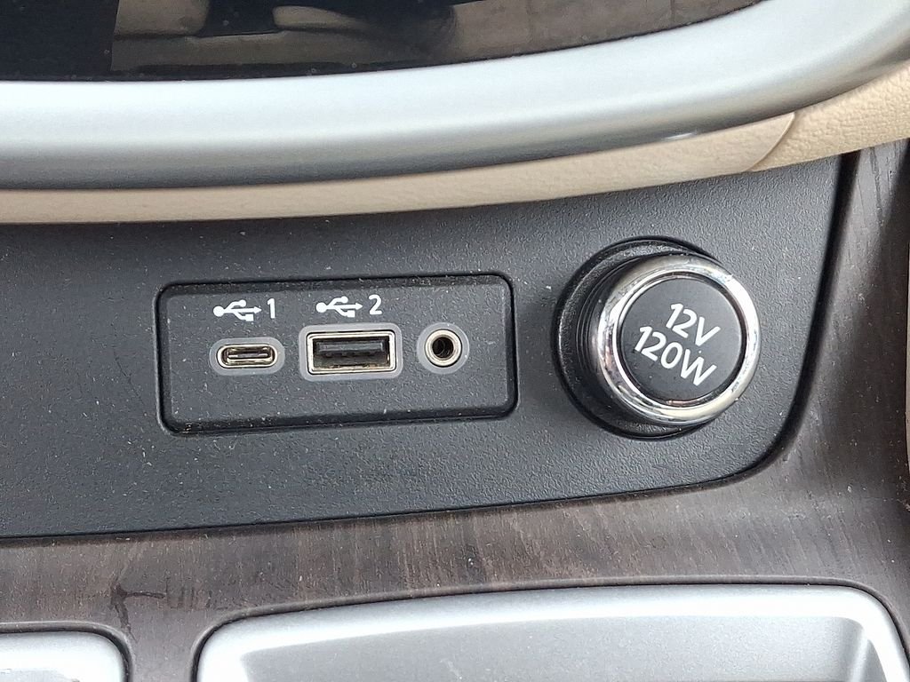 Used 2021 Brown Nissan Platinum image 26
