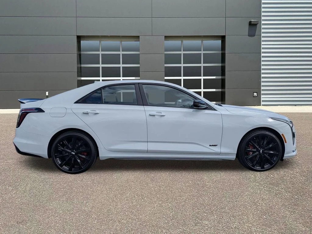 2026 Cadillac CT4 V-Series - Photo 17