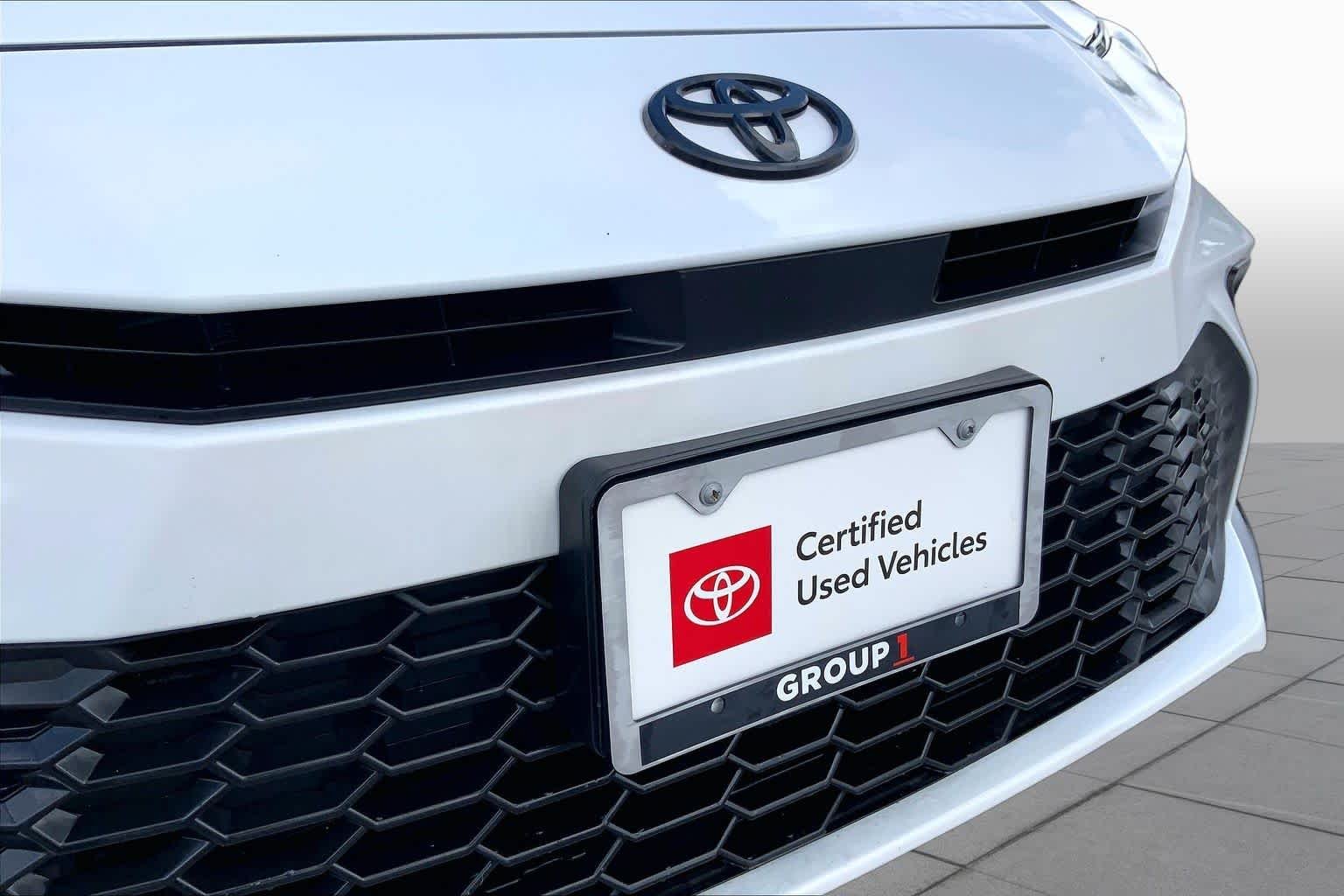 Used 2025 Ice Cap Toyota SE image 29