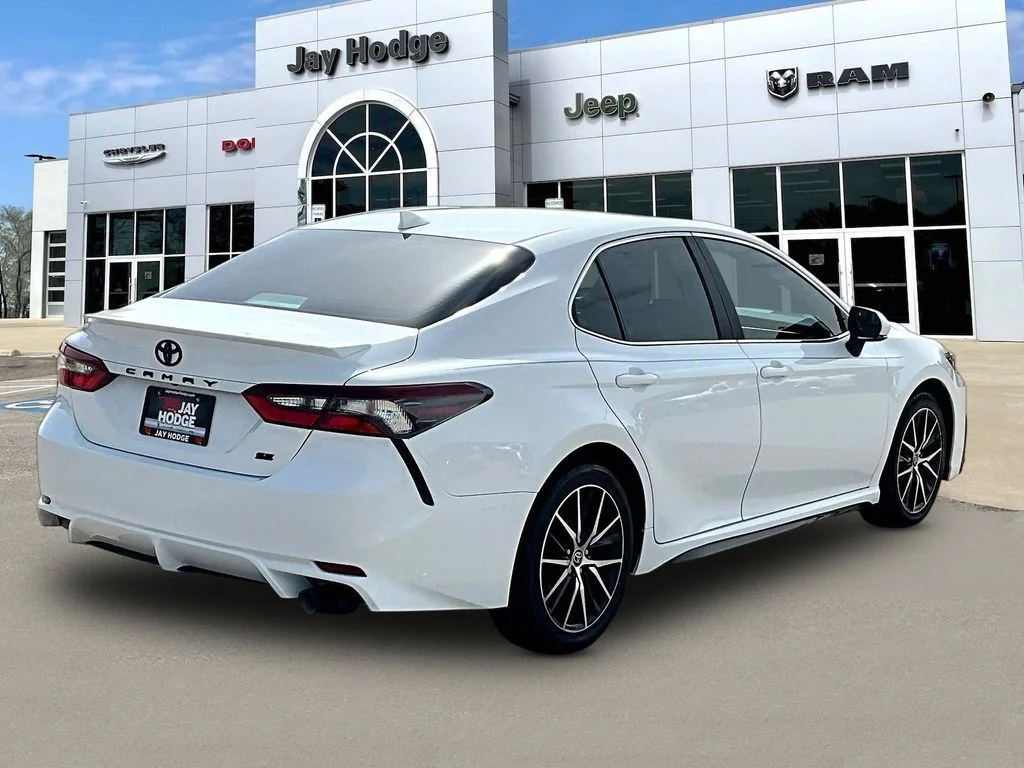 Used 2022 White Toyota SE Nightshade image 7