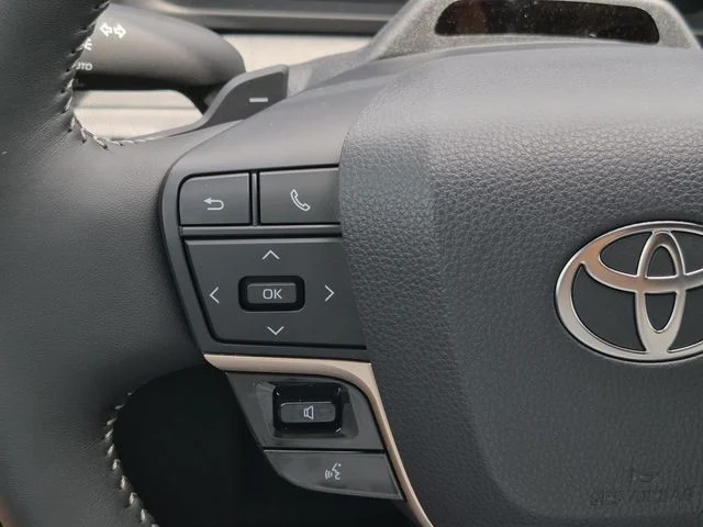 2026 Toyota Crown Signia Limited - Photo 25