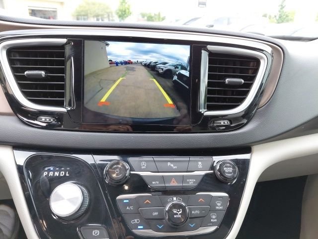 Used 2019 Crystal Metallic Chrysler Touring L Plus image 20