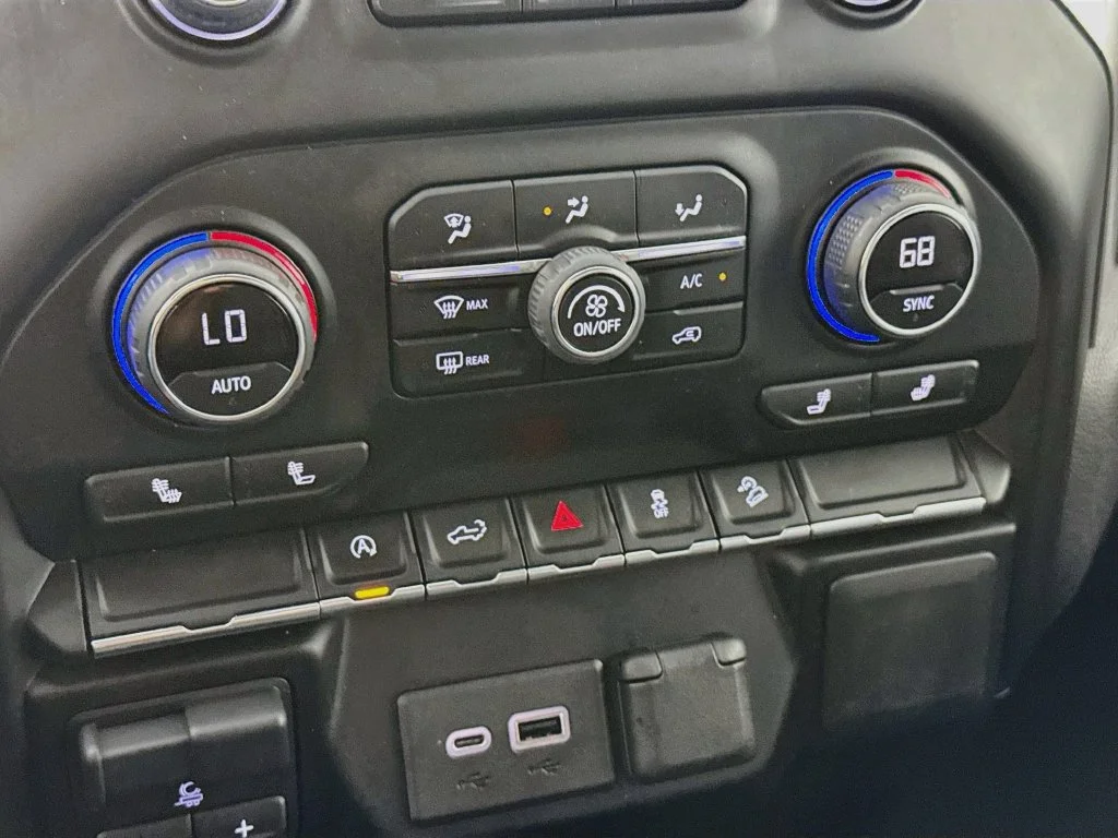 Used 2021 White Chevrolet LT image 18