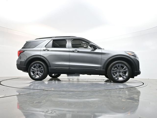 New 2026 Carbonized Gray Metallic Ford Active image 34