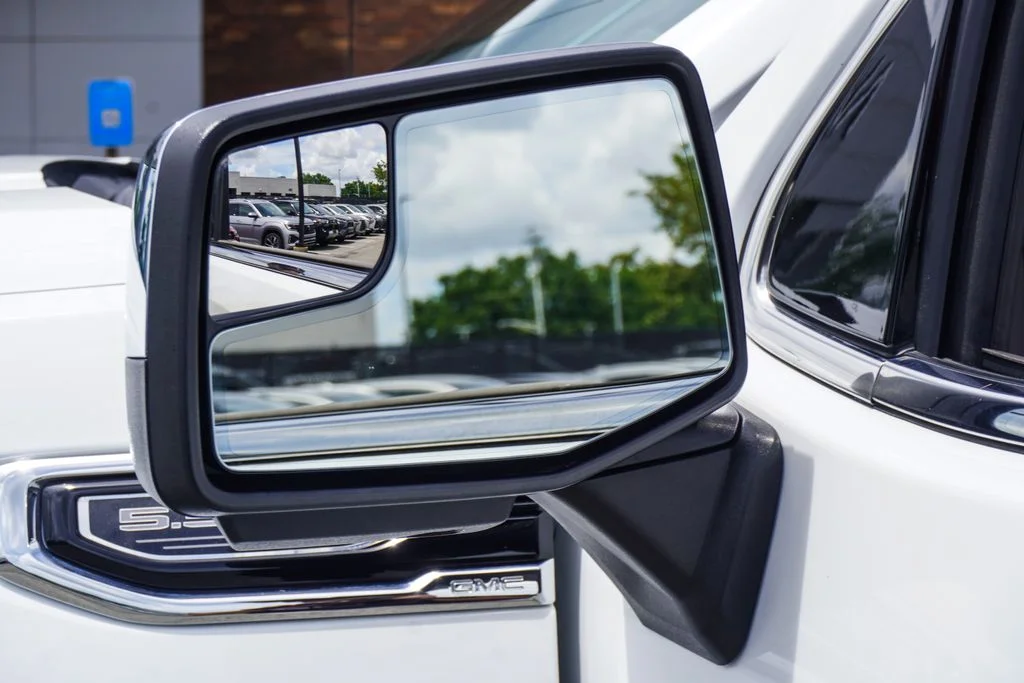 Used 2022 White GMC SLT image 41