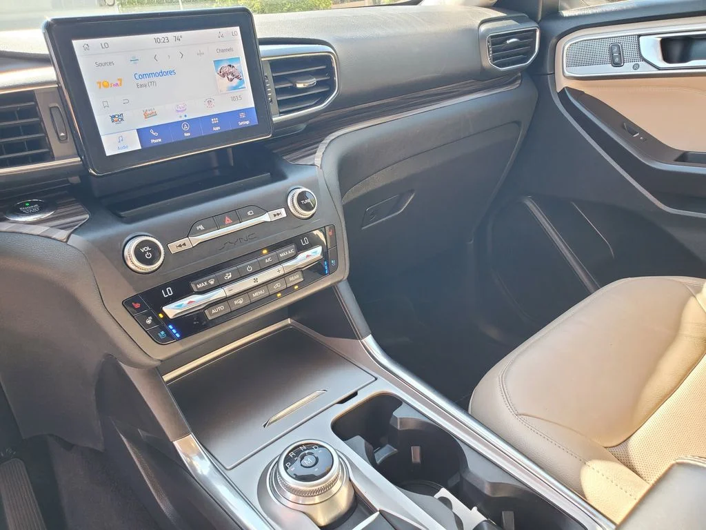 Used 2020 White Ford Limited image 18