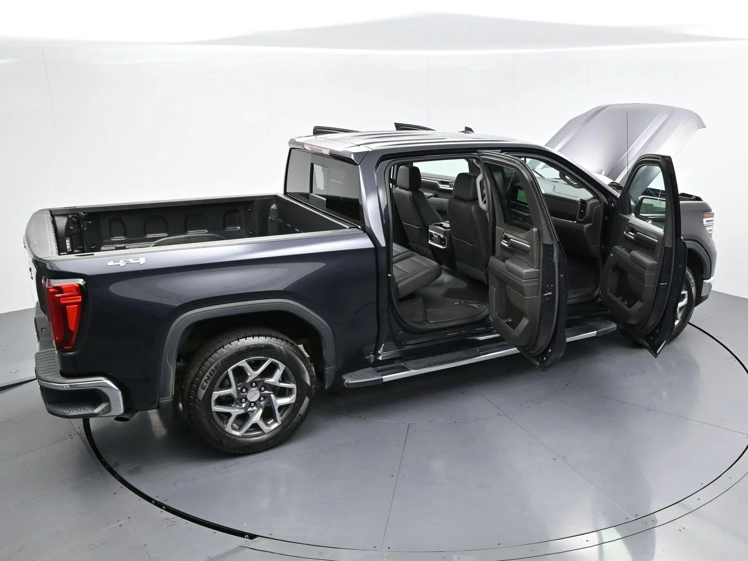 Used 2022 Titanium Rush Metallic GMC SLT image 44