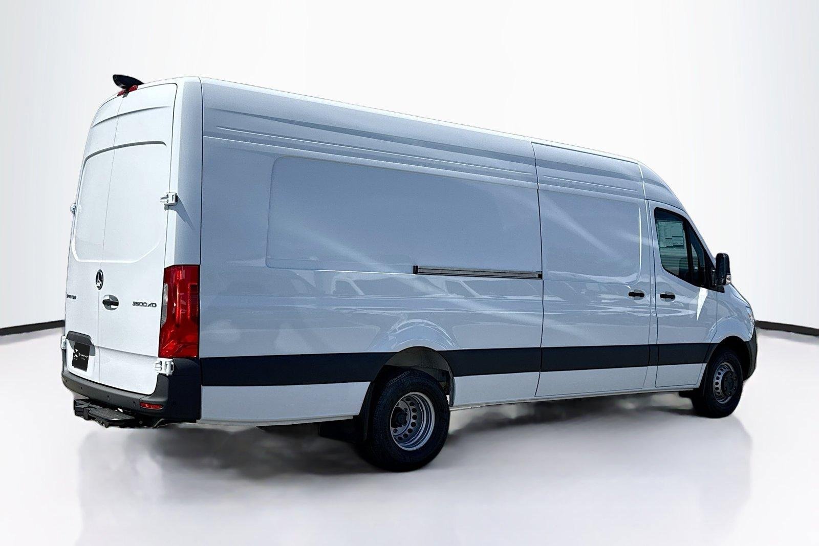 New 2026 Arctic White Mercedes-Benz  image 5
