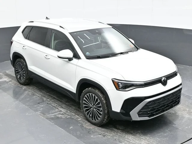 2025 Volkswagen Taos SE - Photo 14