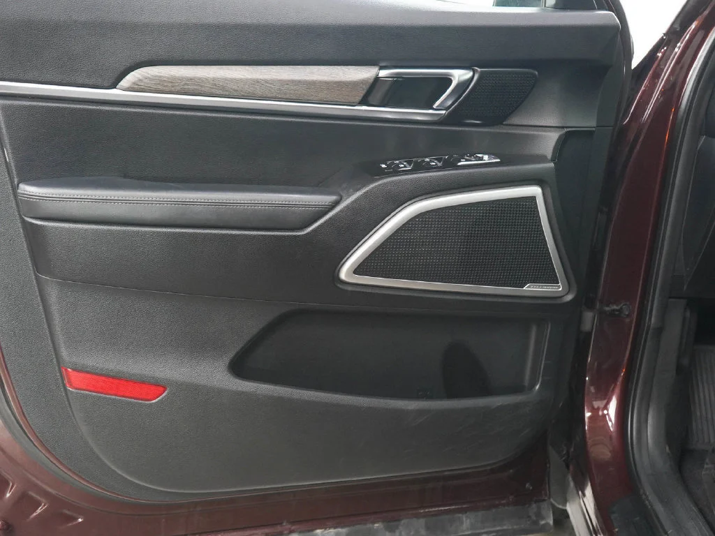 Used 2020 Maroon Kia EX image 19