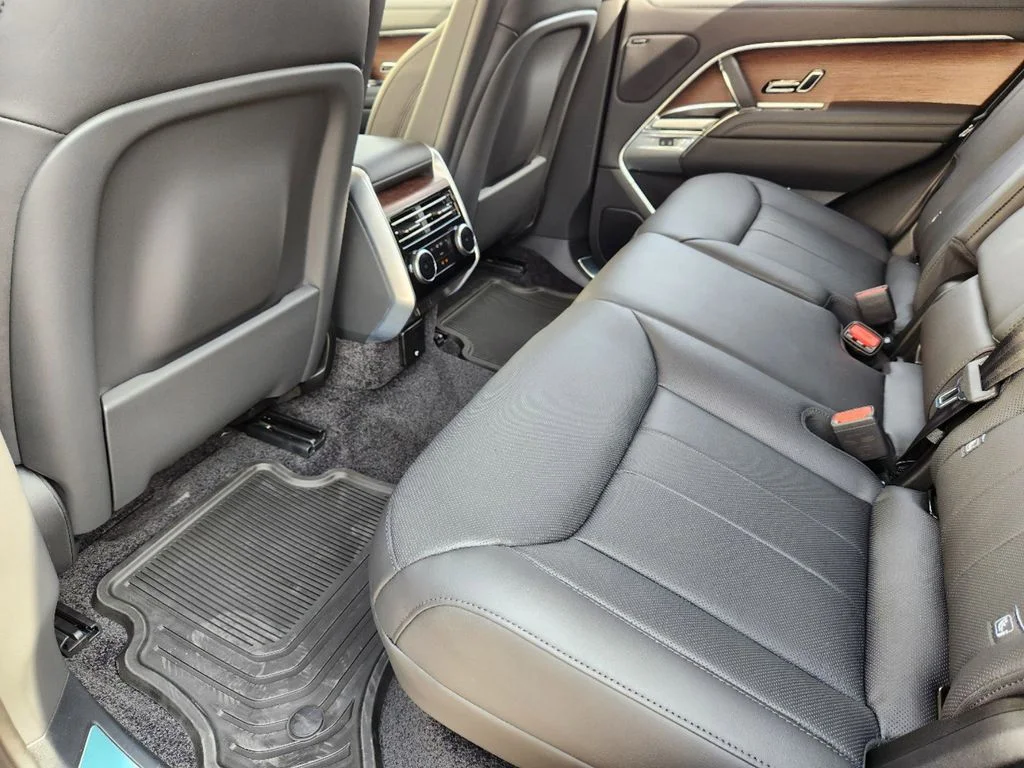 2025 Land Rover Range Rover SE - Photo 20