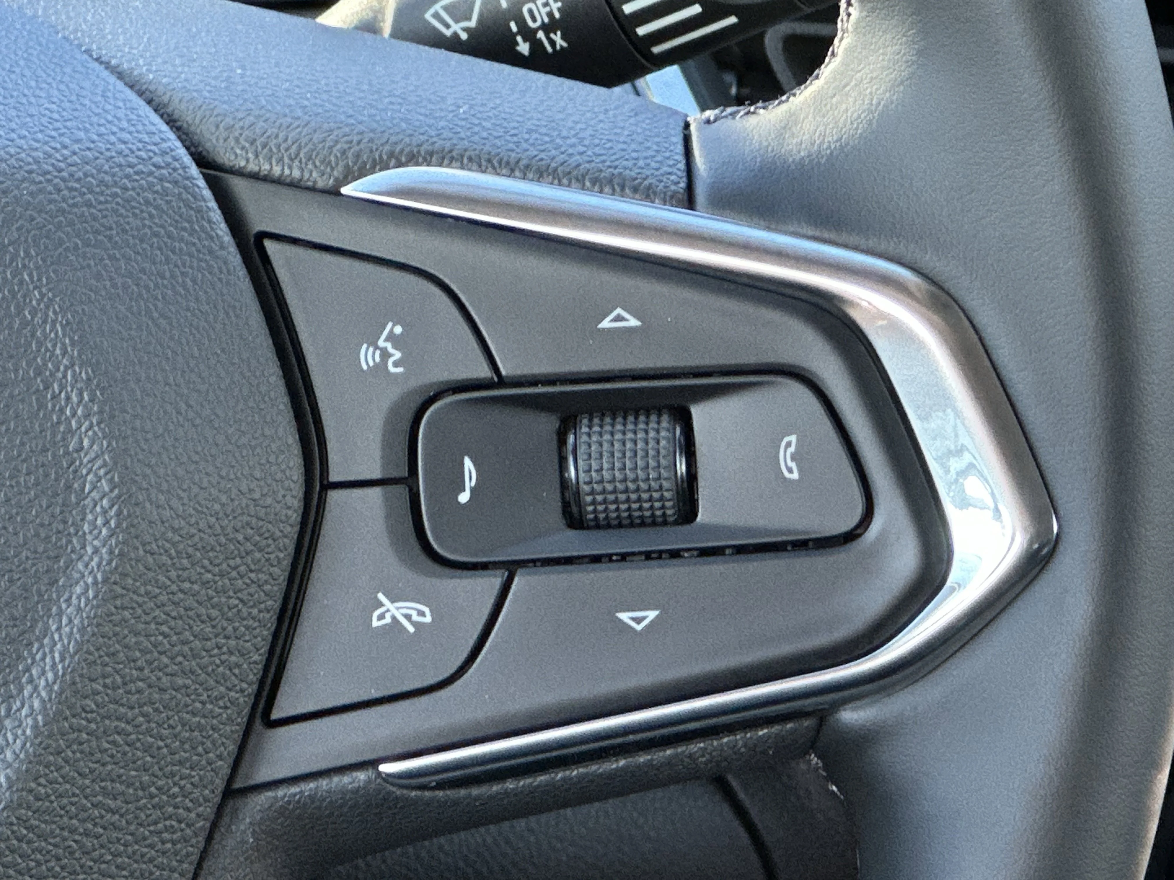 New 2026 Mosaic Black Metallic Chevrolet LT image 13
