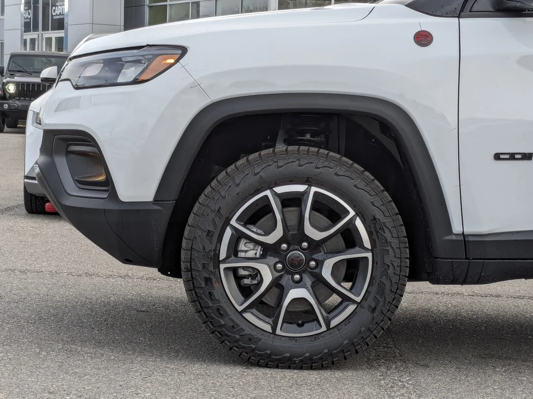 New 2026 White Jeep Trailhawk - - 4x4 - Sun Sound & Nav Group - Pano Roof - Alpine Speakers & More! image 9