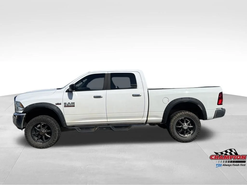 Used 2016 White Ram SLT image 2