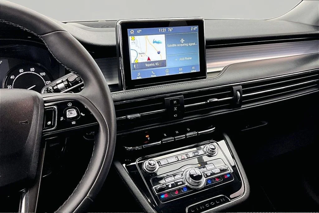 Used 2022 Black Metallic Lincoln Standard image 6