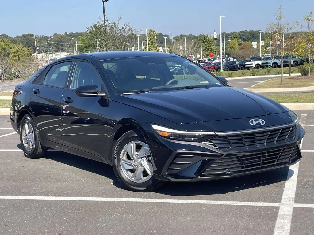 Certified Used 2026 Black Hyundai SE image 1