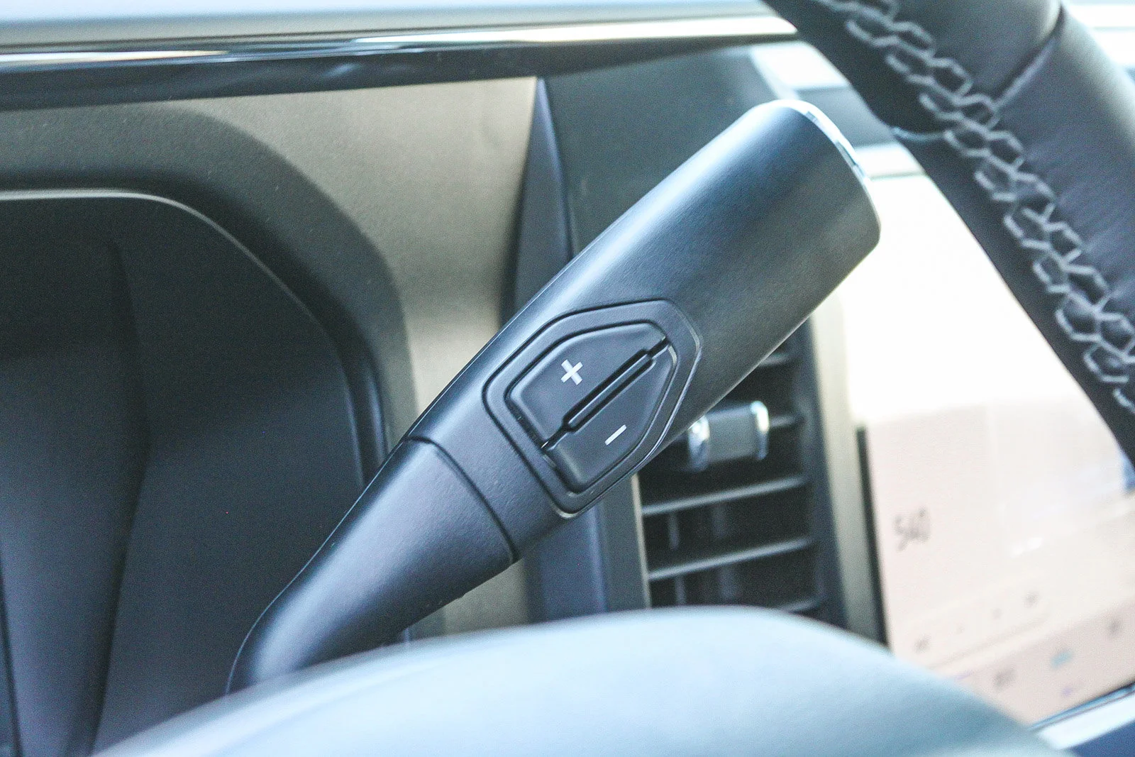New 2026 Oxford White Ford F-350® Lariat® image 22