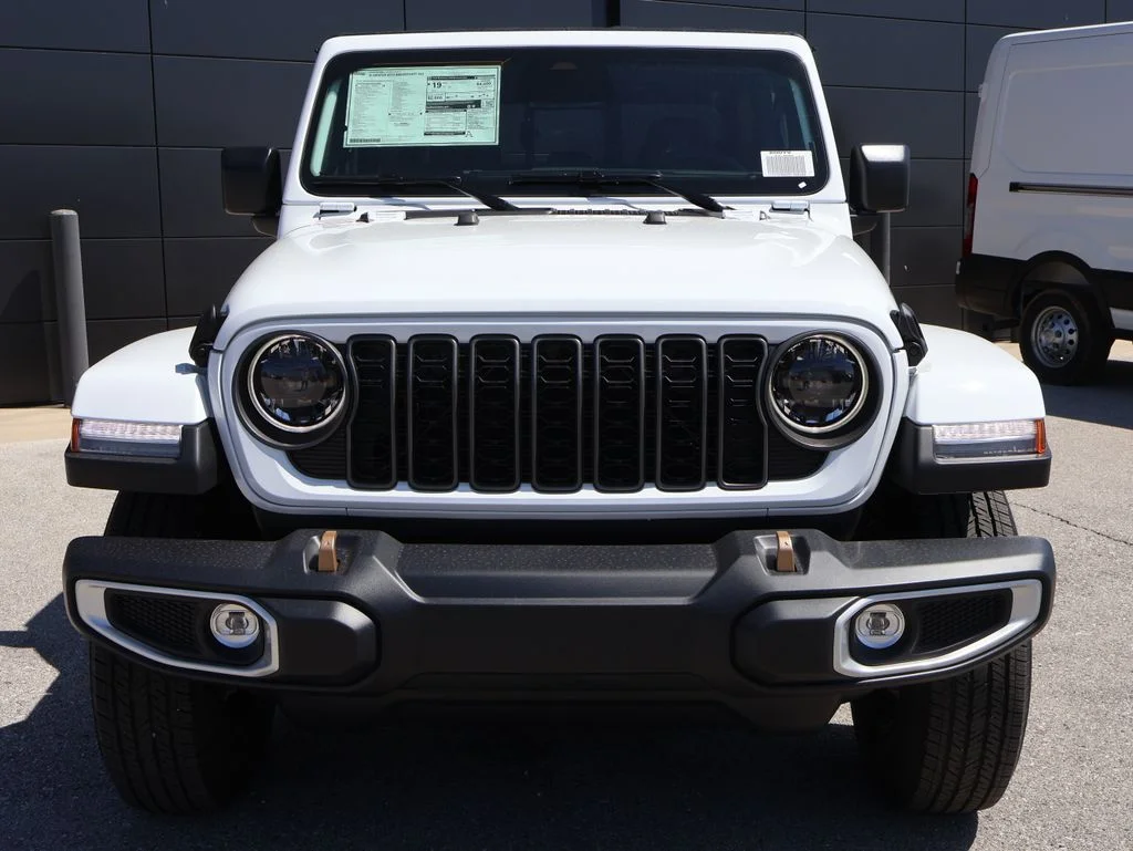 New 2026 Bright White Clear-Coat Exterior Paint Jeep 85th Anniversary Edition image 7