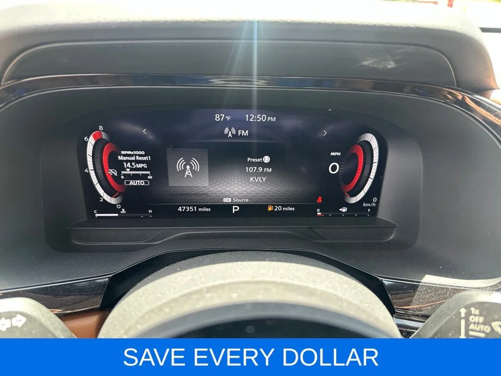 Used 2023 Silver Nissan Platinum image 13