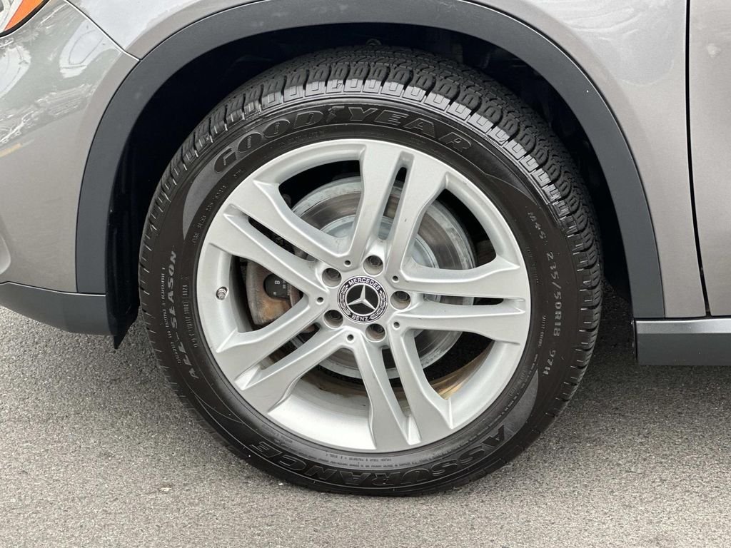 Used 2018 Mountain Gray Metallic Mercedes-Benz GLA 250 image 9