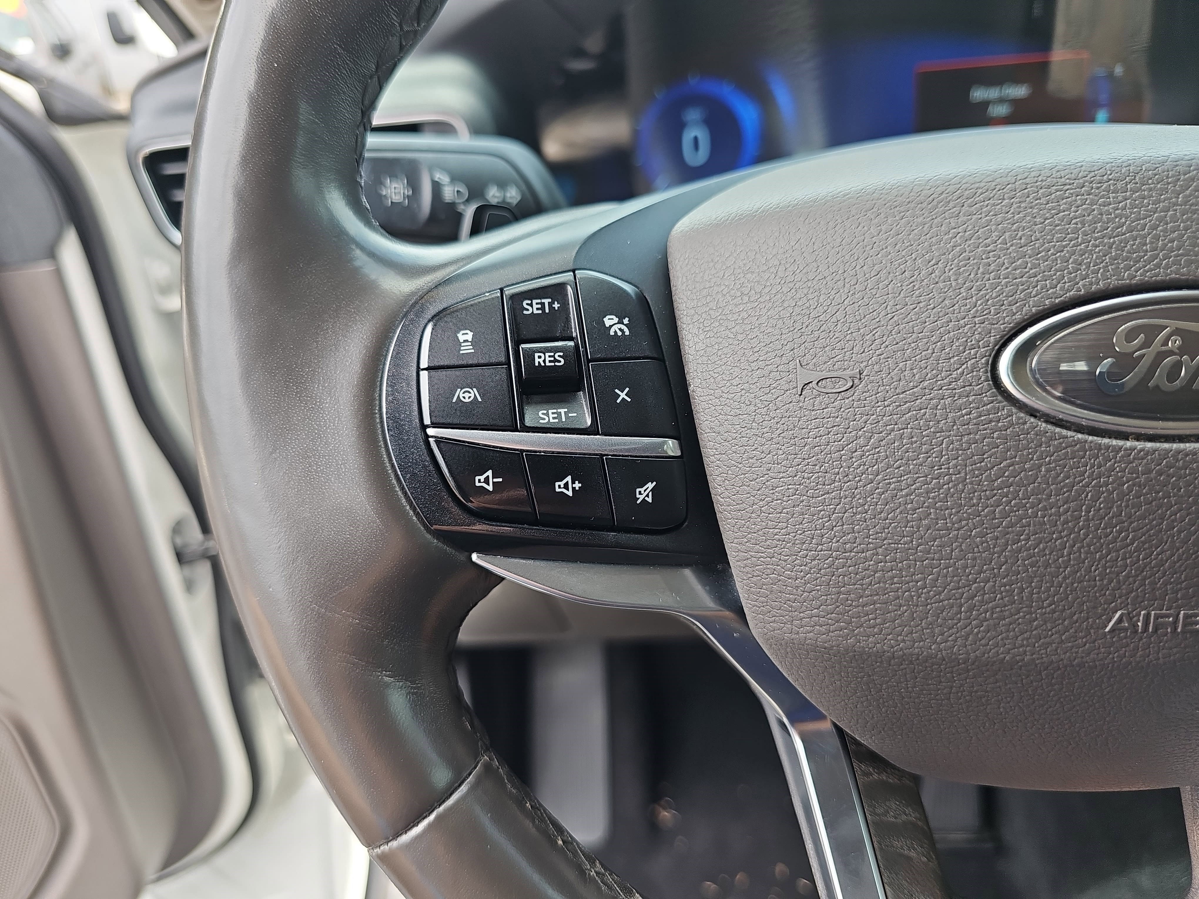 Used 2020 White Ford Platinum image 18