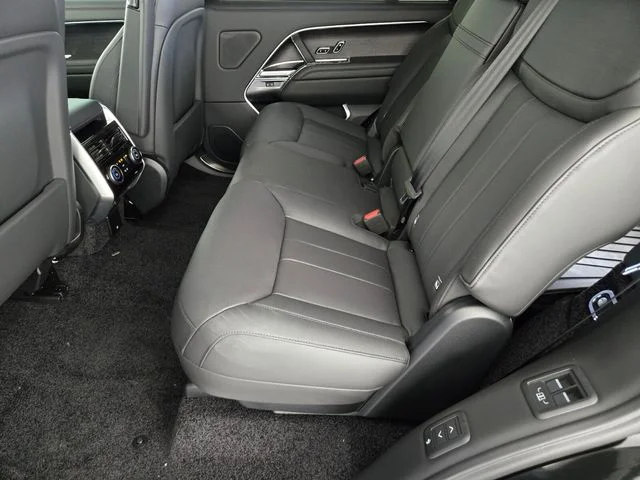 New 2026 Santorini Black Land Rover SE image 5