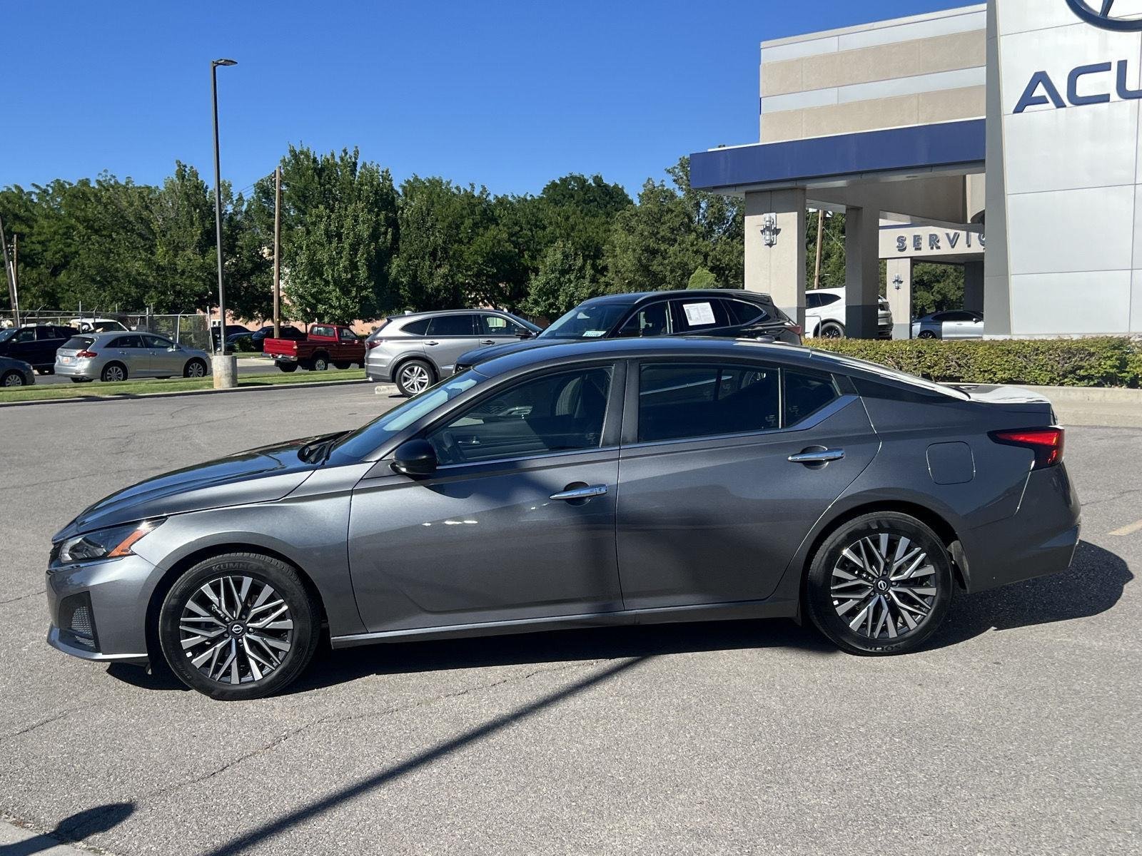 2025 Nissan Altima SV - Photo 6