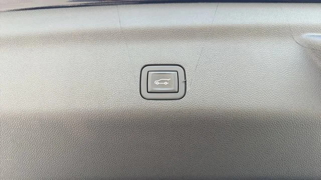 Used 2024 Black Chevrolet Z71 image 35