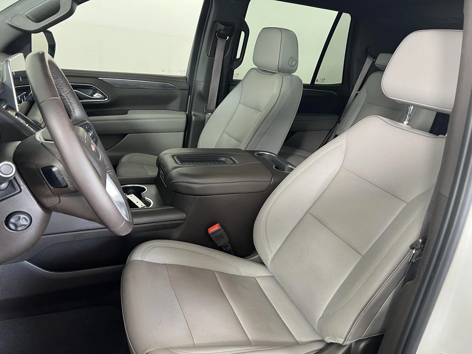 Used 2022 White Frost Tricoat GMC SLT image 8