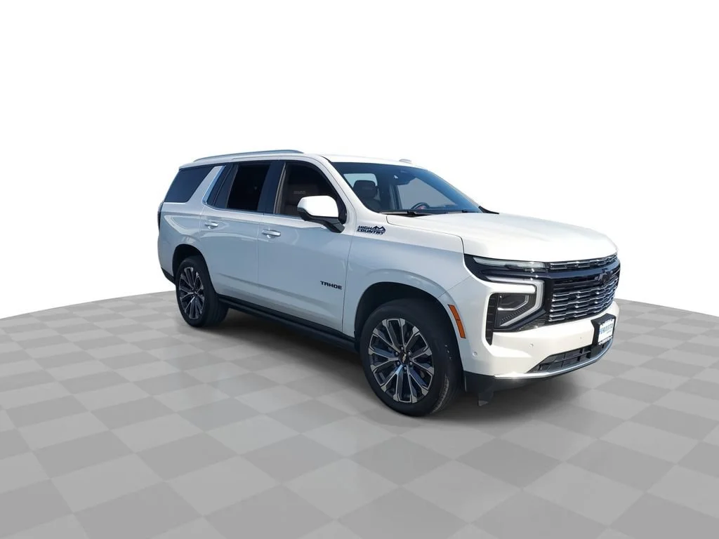 Certified Used 2025 Iridescent Pearl Tricoat Chevrolet High Country image 2