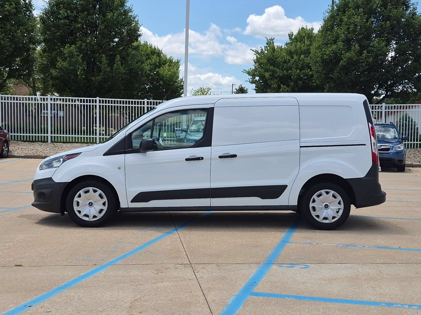 Used 2017 Frozen White Ford XL image 9