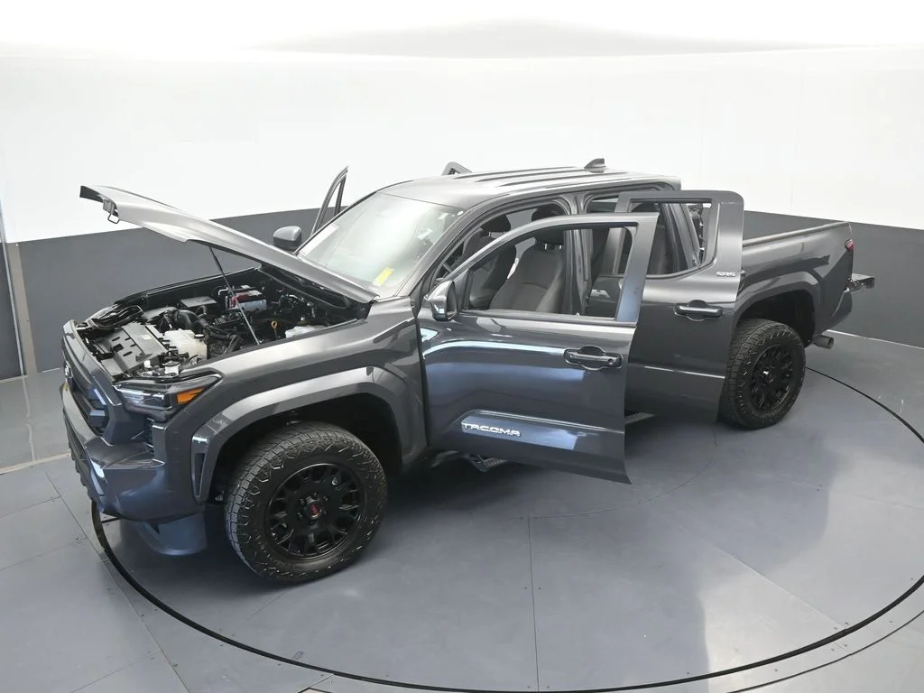Used 2025 Underground Toyota SR5 image 70