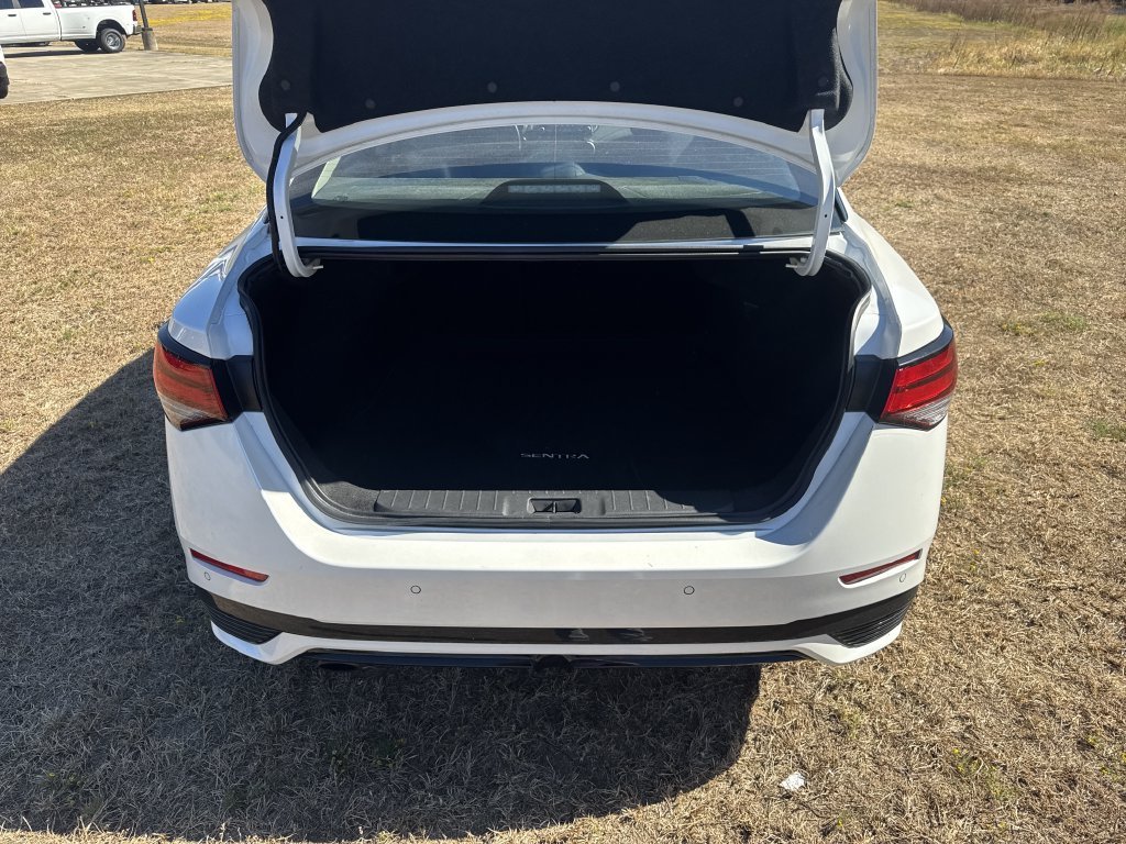 Used 2025 White Nissan SR image 10