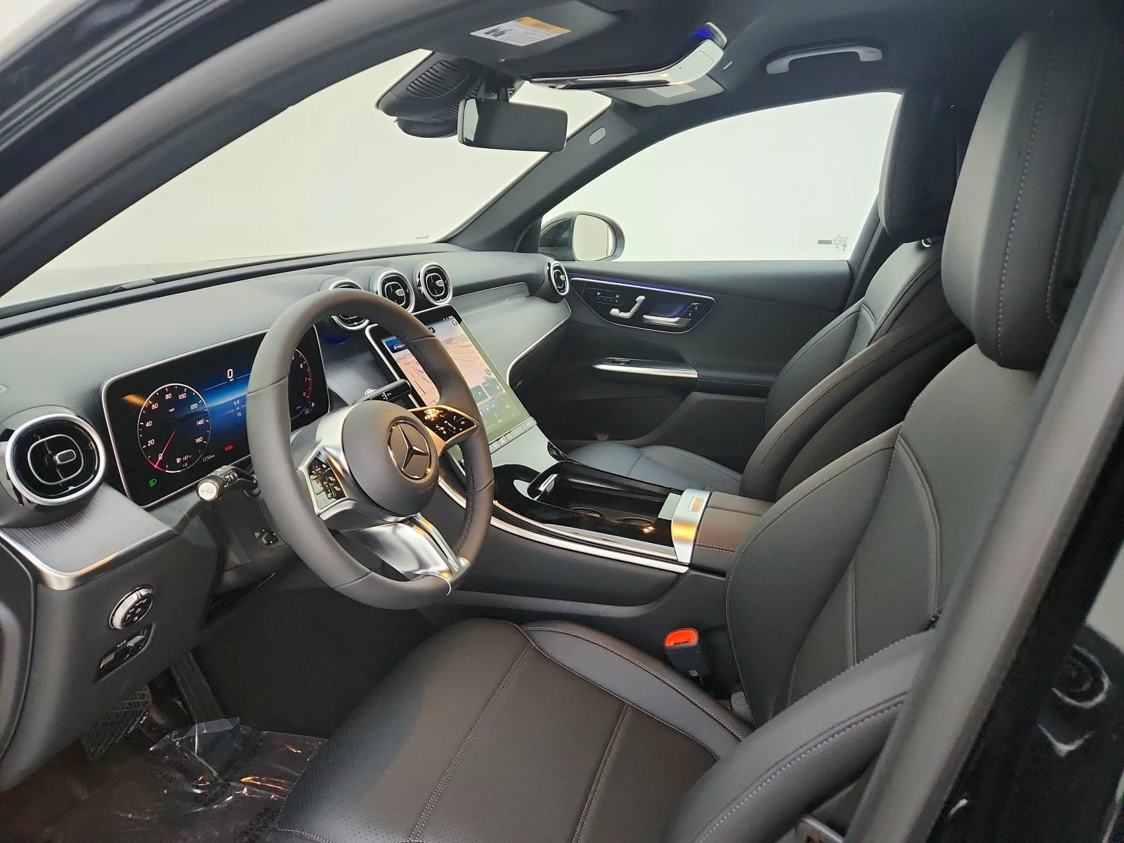 Certified Used 2025 Black Mercedes-Benz GLC 300 image 16
