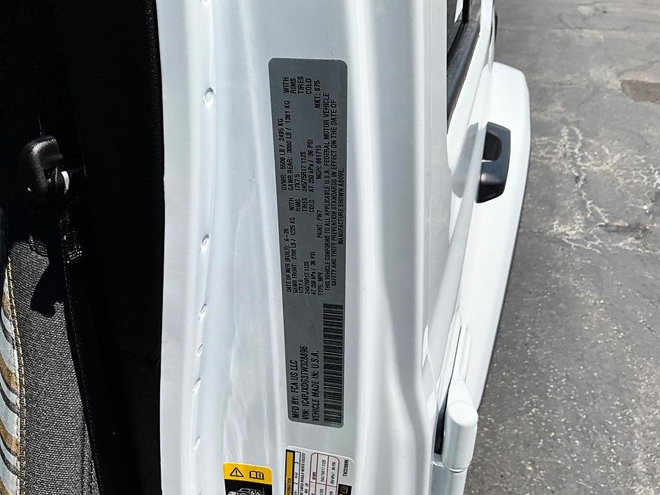 New 2026 Bright White Clearcoat Jeep 85th Anniversary Edition image 35
