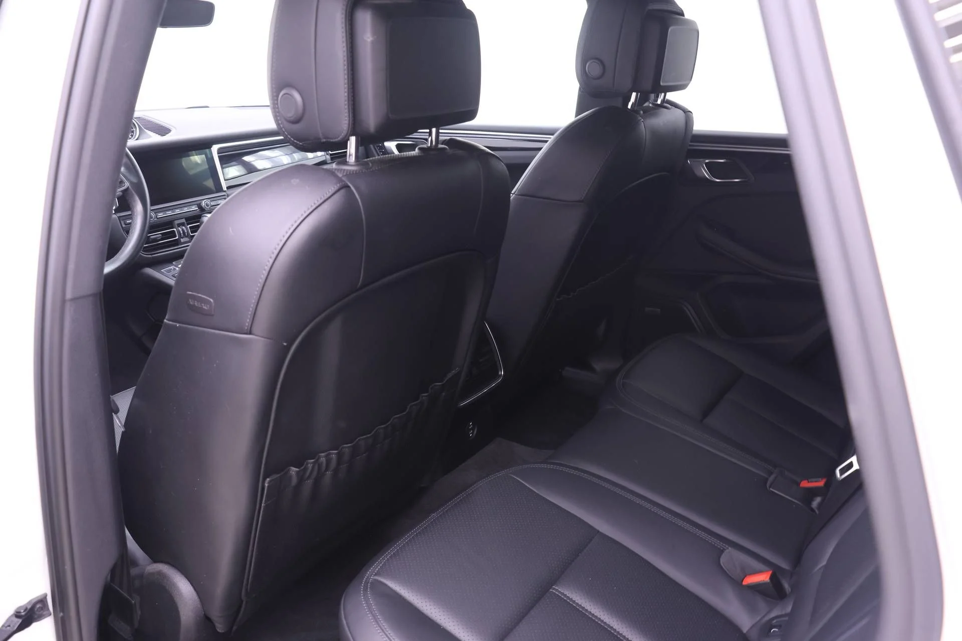 Used 2021 White Porsche  image 17