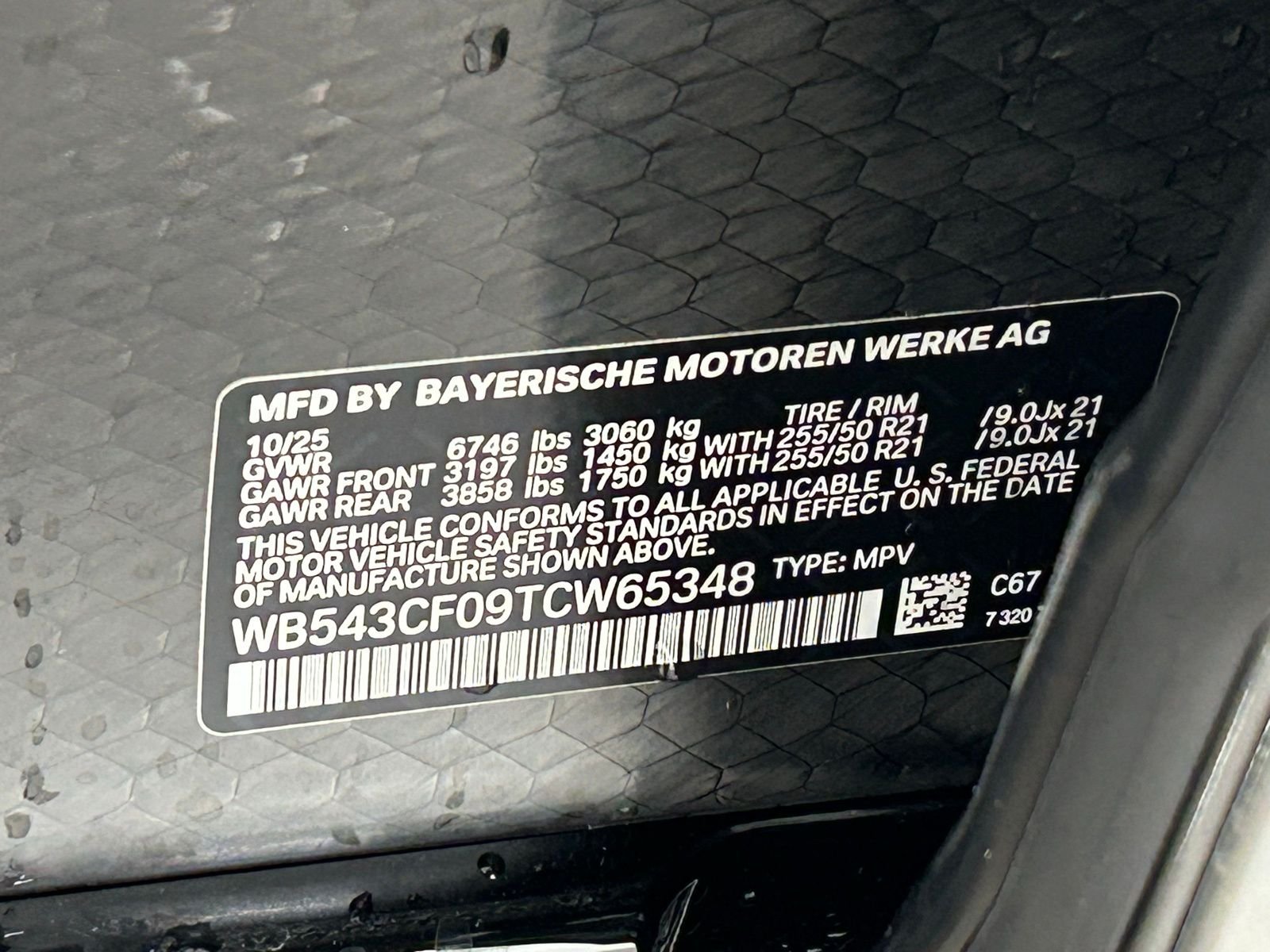 New 2026 Space Silver Metallic BMW xDrive45 image 32