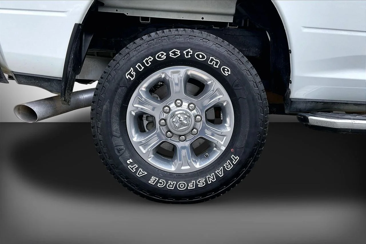 Used 2025 White Ram Big Horn image 36