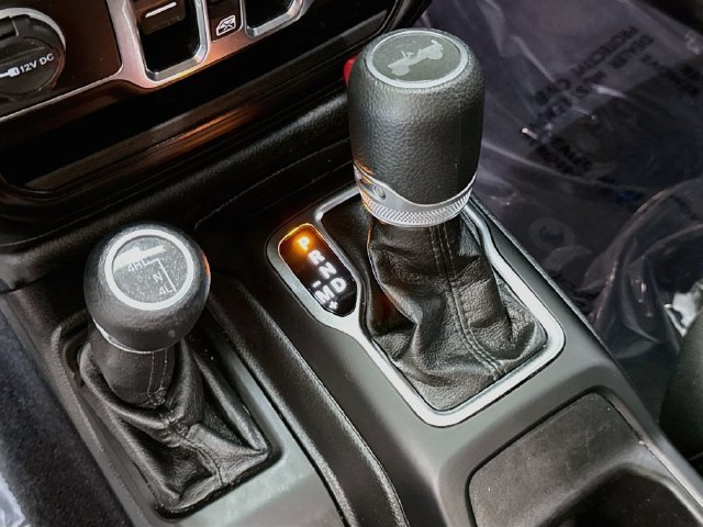 Used 2021 Blue Jeep Unlimited Sport Altitude image 16