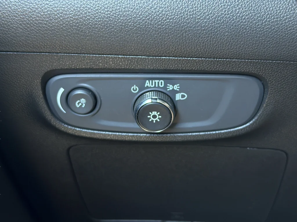 Used 2024 White Buick Sport Touring image 25