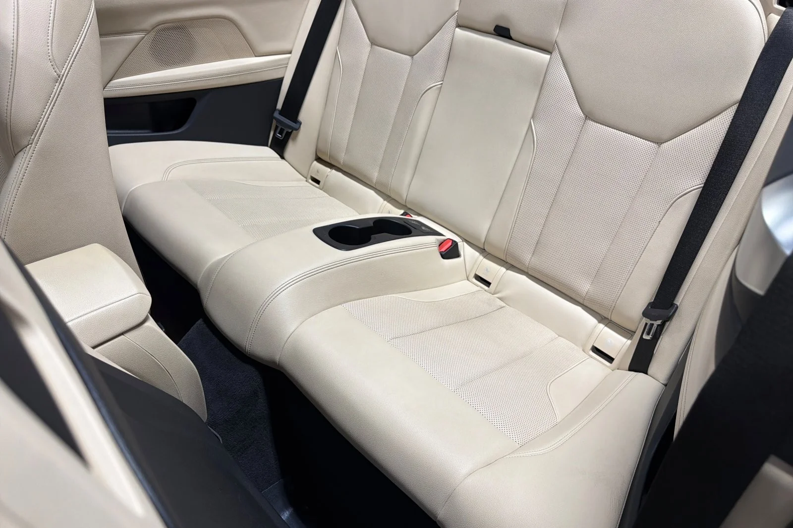 Used 2023 MINERAL WHITE BMW 430i Convertible image 11
