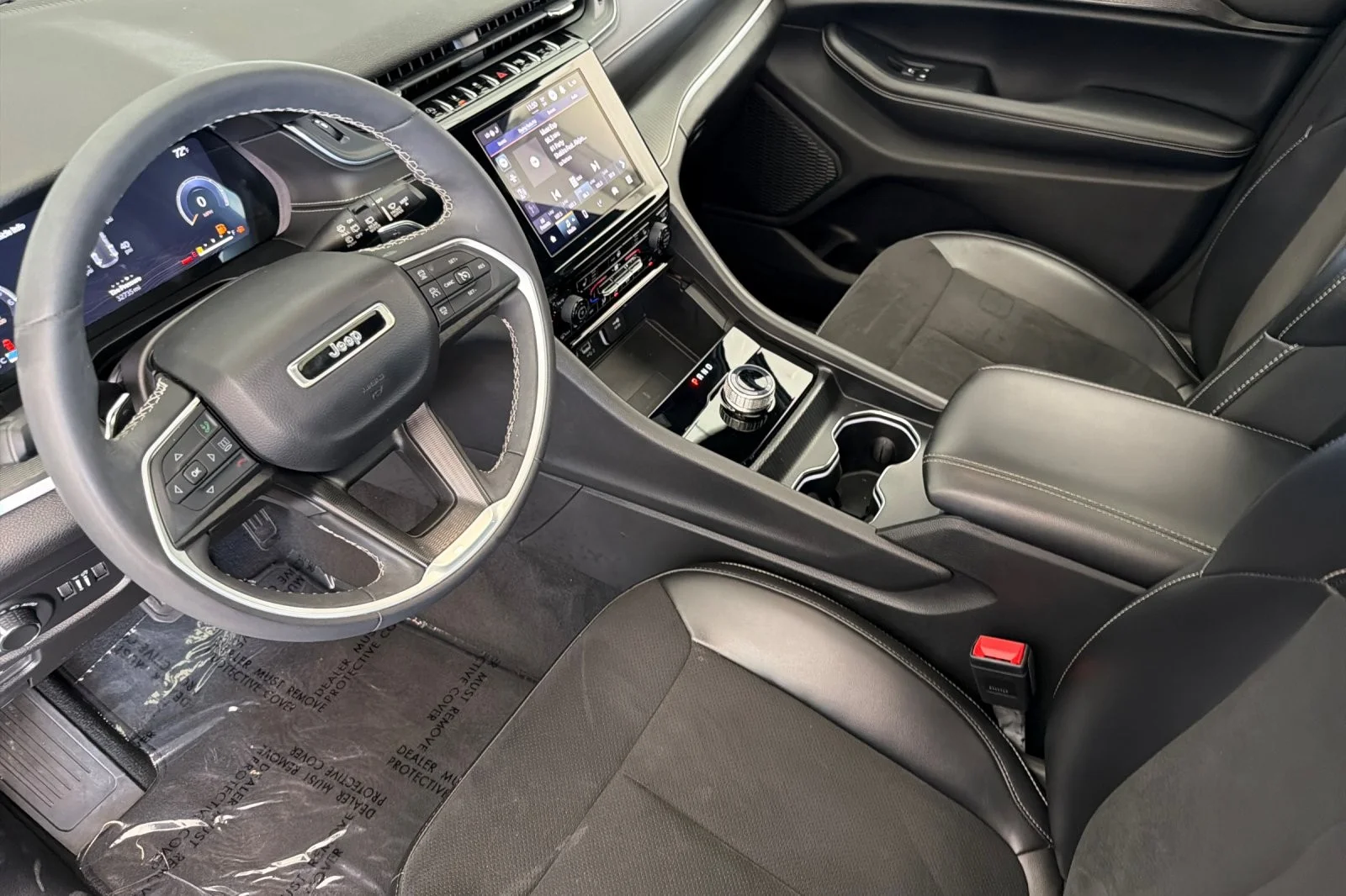 Used 2023 BRIGHT WHITE Jeep Altitude image 9